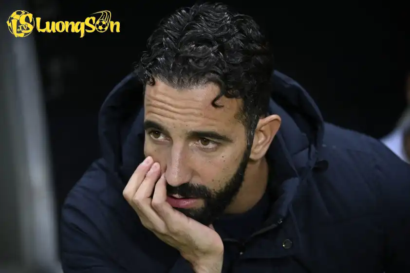 Quyết định sử dụng Mainoo cho phù hợp phụ thuộc hoàn toàn vào Ruben Amorim. Ảnh: The Mirror Quyết định sử dụng Mainoo cho phù hợp phụ thuộc hoàn toàn vào Ruben Amorim.