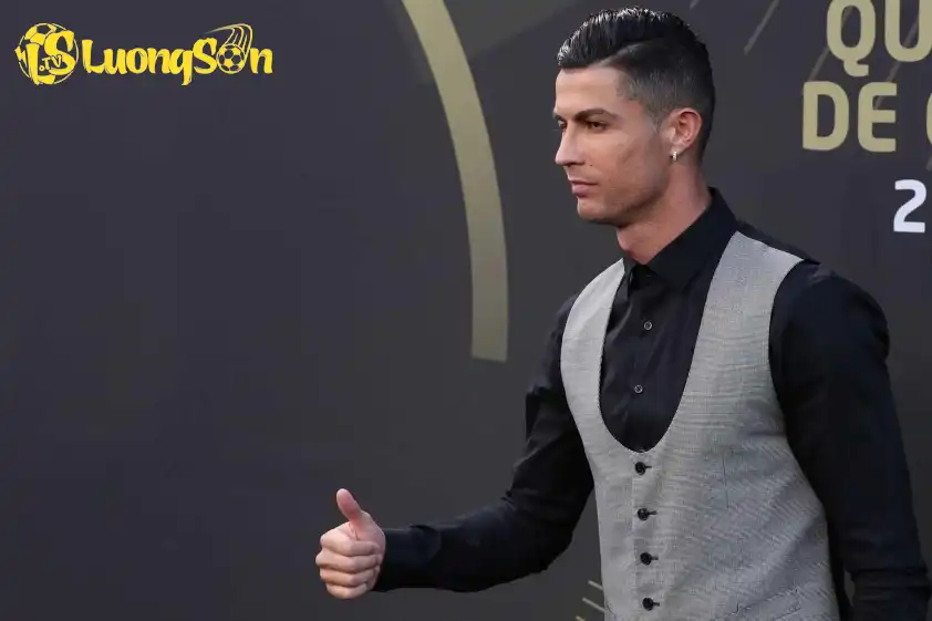 Ronaldo sở hữu khả năng kiếm tiền quá khủng khiếp Ronaldo sở hữu khả năng kiếm tiền quá khủng khiếp