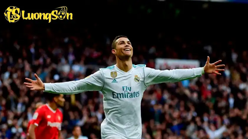 Cái bóng của Ronaldo thời đỉnh cao ở Bernabeu là quá lớn (Ảnh: SkySport)